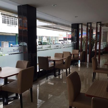 Hana Hotel Batam Exteriör bild