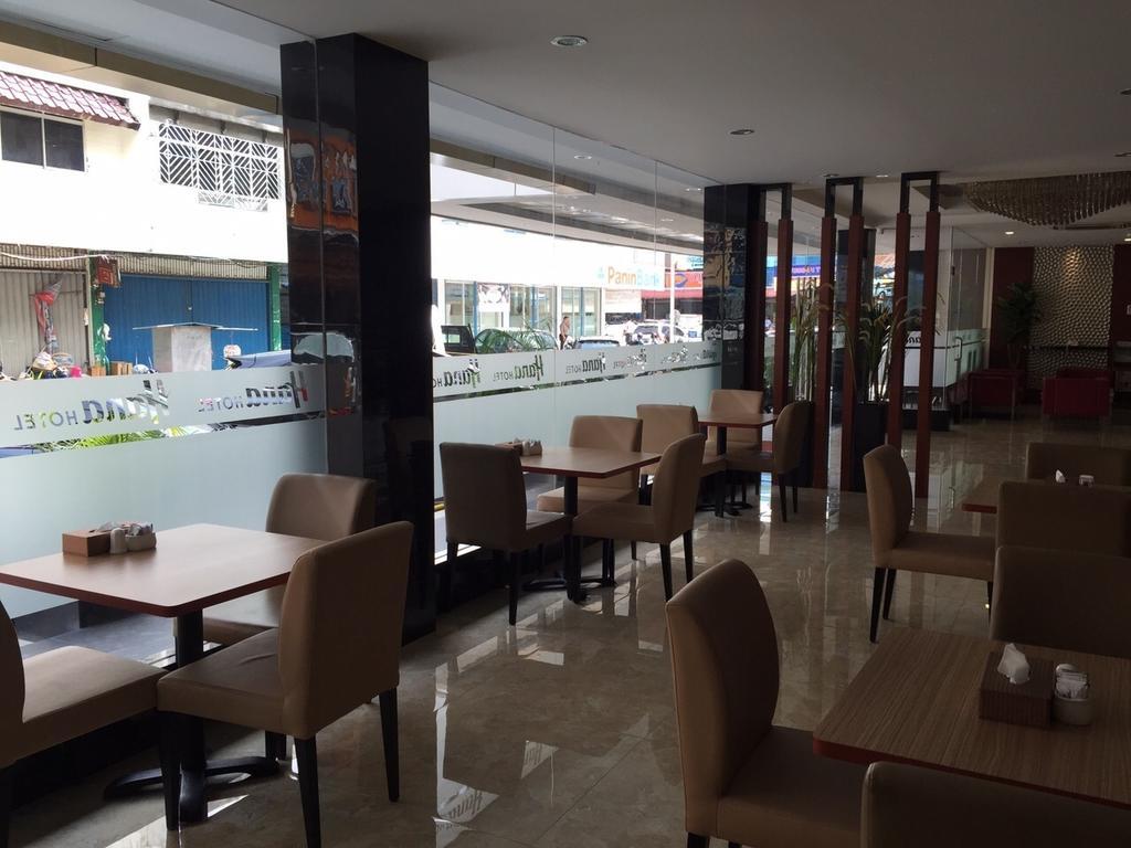 Hana Hotel Batam Exteriör bild